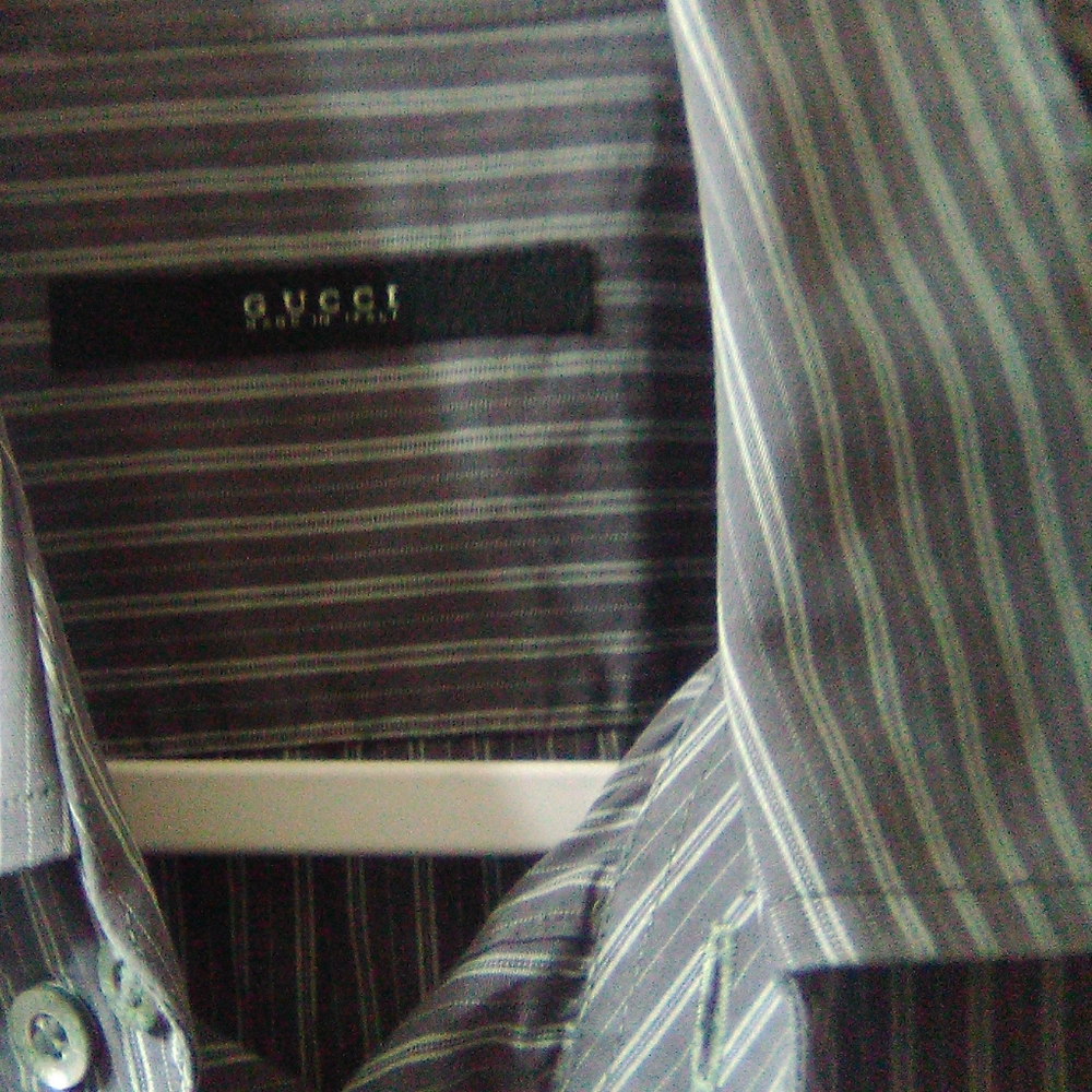 ✨authentic✨ Gucci button up - Picture 2 of 6